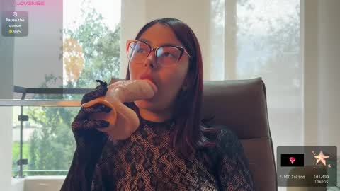 Snapshot of binarynoir chatting on March 30, 9:16 pm MIA NINA online show from March 30, 9:16 pm