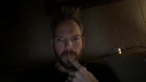 Snapshot of bingolingo33 chatting on February 13, 10:39 pm bingolingo33 online show from February 13, 10:39 pm