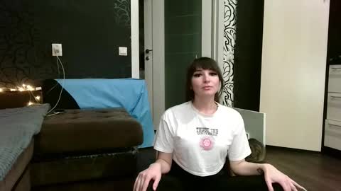 birdie_kiss online show from February 9, 7:07 pm