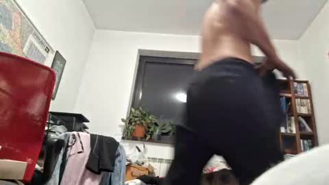 Snapshot of bisexdadd chatting on December 9, 3:07 am bisexdadd online show from December 9, 3:07 am