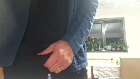 Snapshot of bisexdadd chatting on December 10, 3:30 am bisexdadd online show from December 10, 3:30 am