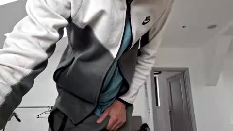 Snapshot of bisexdadd chatting on February 16, 7:48 am bisexdadd online show from February 16, 7:48 am