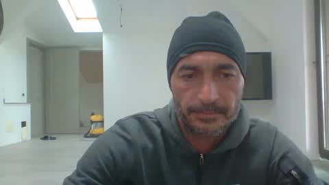 Snapshot of bisexdadd chatting on February 27, 9:32 am bisexdadd online show from February 27, 9:32 am