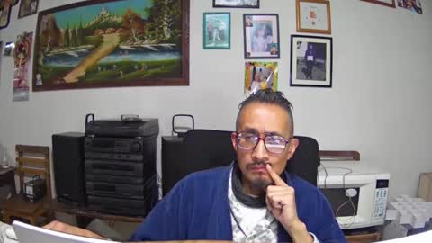 Snapshot of bisexmangenx chatting on December 18, 8:09 am Manu O online show from December 18, 8:09 am