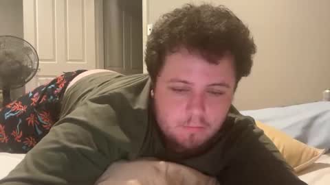 Snapshot of bisexualchubbyboy chatting on February 2, 10:02 am james online show from February 2, 10:02 am