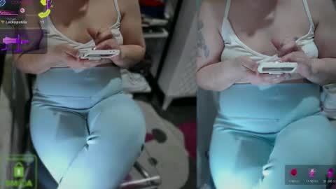 bisex woman online show from March 5, 4:58 pm