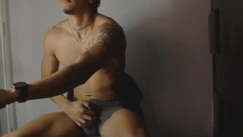 bitix00 online show from December 4, 4:59 pm