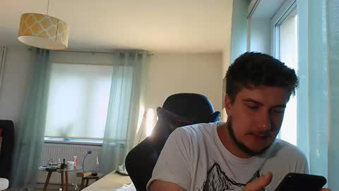 bjguyhugecock online show from May 30, 8:11 am