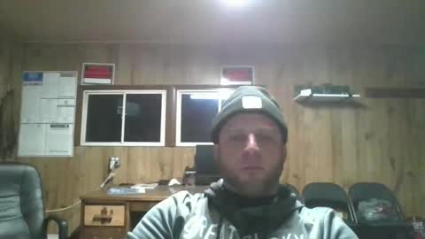 bjhancock_28 online show from December 1, 9:42 pm