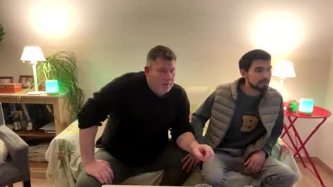 Snapshot of bjkouple chatting on January 14, 9:52 pm BJkouple online show from January 14, 9:52 pm