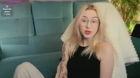 Julia online show from September 9, 2:33 am