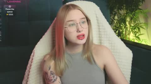 Julia online show from April 10, 8:19 am