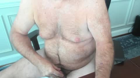 Snapshot of bkdad chatting on October 8, 1:31 pm bkdad online show from October 8, 1:31 pm