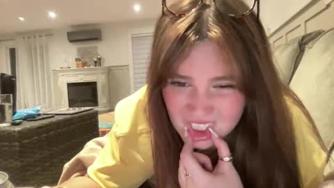 bkws985 online show from March 1, 4:14 am