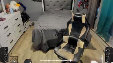 Snapshot of blaccanalmatters chatting on January 21, 1:29 am Plant Base Streamers From Pennsylvania online show from January 21, 1:29 am