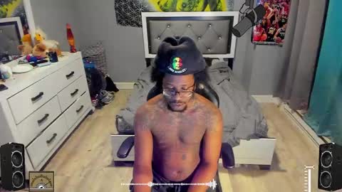 Plant Base Streamers From Pennsylvania online show from February 11, 11:44 pm