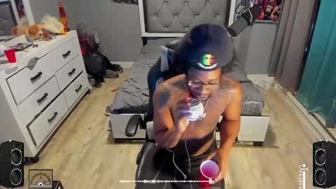 Snapshot of blaccanalmatters chatting on February 17, 11:53 pm Plant Base Streamers From Pennsylvania online show from February 17, 11:53 pm