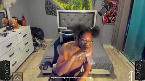 Snapshot of blaccanalmatters chatting on March 5, 12:27 am Plant Base Streamers From Pennsylvania online show from March 5, 12:27 am