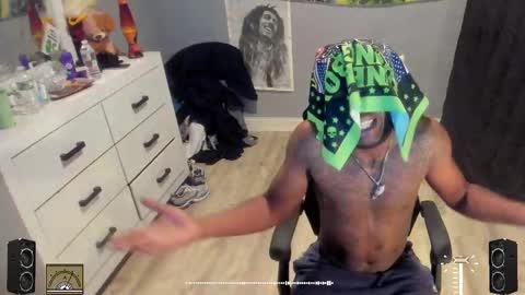 Snapshot of blaccanalmatters chatting on September 29, 10:25 pm Plant Base Streamers From Pennsylvania online show from September 29, 10:25 pm