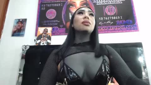 Snapshot of black_eyestattoo chatting on February 25, 12:14 am karenth soto online show from February 25, 12:14 am