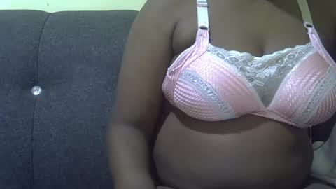 black_goddess26 online show from May 22, 1:39 pm