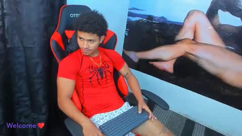 Snapshot of black_johnsonn chatting on December 3, 1:32 pm black johnsonn online show from December 3, 1:32 pm