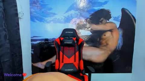 Snapshot of black_johnsonn chatting on December 5, 11:38 am black johnsonn online show from December 5, 11:38 am