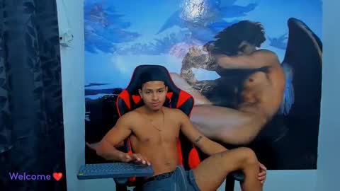 Snapshot of black_johnsonn chatting on December 6, 11:33 am black johnsonn online show from December 6, 11:33 am