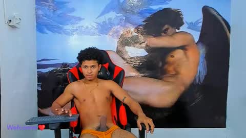 Snapshot of black_johnsonn chatting on December 10, 3:12 pm black johnsonn online show from December 10, 3:12 pm