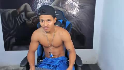 Snapshot of black_johnsonn chatting on December 20, 2:49 pm black johnsonn online show from December 20, 2:49 pm