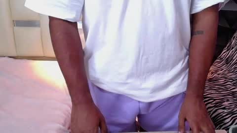 Snapshot of black_king_241 chatting on January 21, 8:32 pm black_king_241 online show from January 21, 8:32 pm