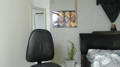 Snapshot of black_king_241 chatting on October 7, 3:14 am black_king_241 online show from October 7, 3:14 am