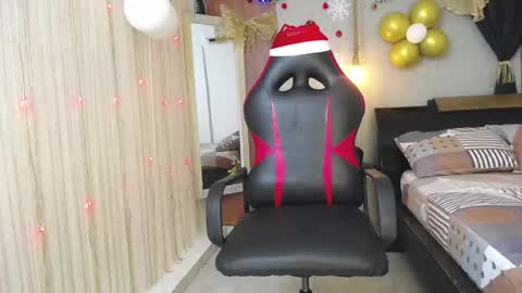 black_king_241 online show from November 19, 3:06 am