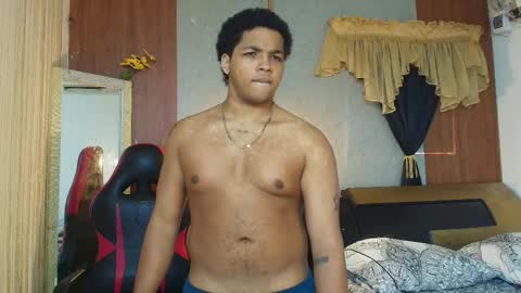 black_king_241 online show from May 27, 2:36 pm