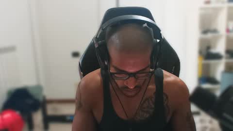 Master online show from April 18, 2:21 pm