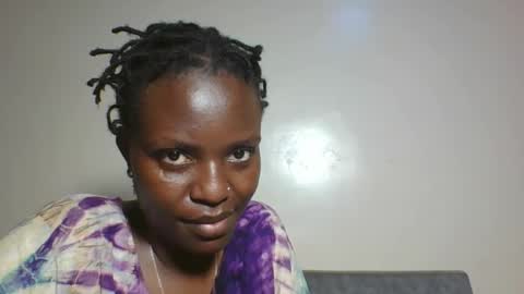 Snapshot of black_mellanin01 chatting on October 17, 8:11 pm black_mellanin01 online show from October 17, 8:11 pm