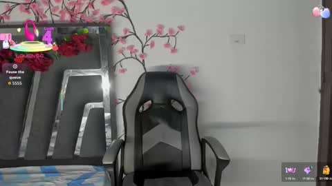 Snapshot of black_rose02 chatting on October 13, 11:32 am B L A C K R O S E online show from October 13, 11:32 am