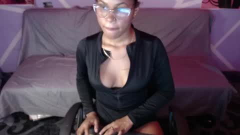 Snapshot of black_scarlet_ chatting on November 3, 9:48 pm black_scarlet_ online show from November 3, 9:48 pm