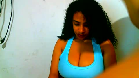 blackandwhitesex0123 online show from March 30, 2:45 am