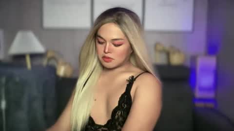 Snapshot of blackbarbiechantalxvx chatting on March 4, 1:59 pm blackbarbiechantalxvx online show from March 4, 1:59 pm