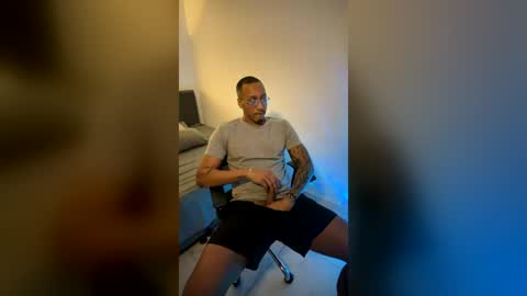 DWAYNE BELL online show from July 8, 3:22 am