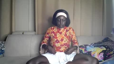 Snapshot of blackdiamond_g chatting on July 13, 8:11 pm blackdiamond_g online show from July 13, 8:11 pm