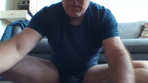 Snapshot of blackdog71 chatting on January 10, 7:04 am blackdog71 online show from January 10, 7:04 am