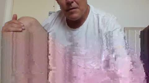 Snapshot of blackdog71 chatting on February 4, 2:07 am blackdog71 online show from February 4, 2:07 am