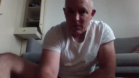 Snapshot of blackdog71 chatting on March 2, 6:05 am blackdog71 online show from March 2, 6:05 am