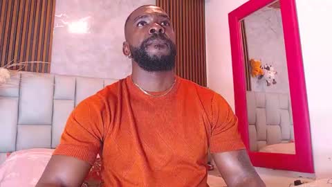 Black Emperador online show from December 21, 4:30 am