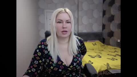 Snapshot of blackeyes11 chatting on November 1, 1:07 am blackeyes11 online show from November 1, 1:07 am