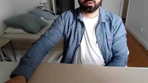 Snapshot of blackfox33 chatting on February 23, 10:01 am blackfox33 online show from February 23, 10:01 am