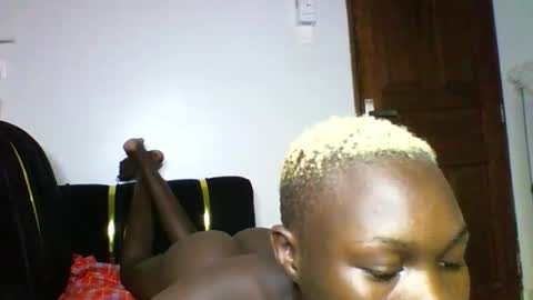 blackmarvel02 online show from February 2, 4:17 pm