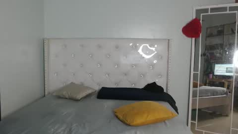 Cleo online show from February 11, 6:24 pm